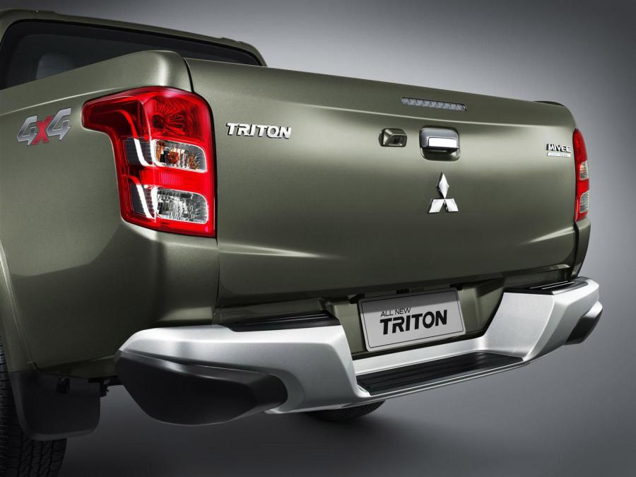  Mitsubishi Triton Double Cab 2015 года  (TH) (фото 19 из 29)